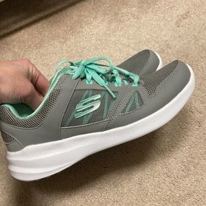Never Worn Skechers Memory Foam “Lite-Weight”